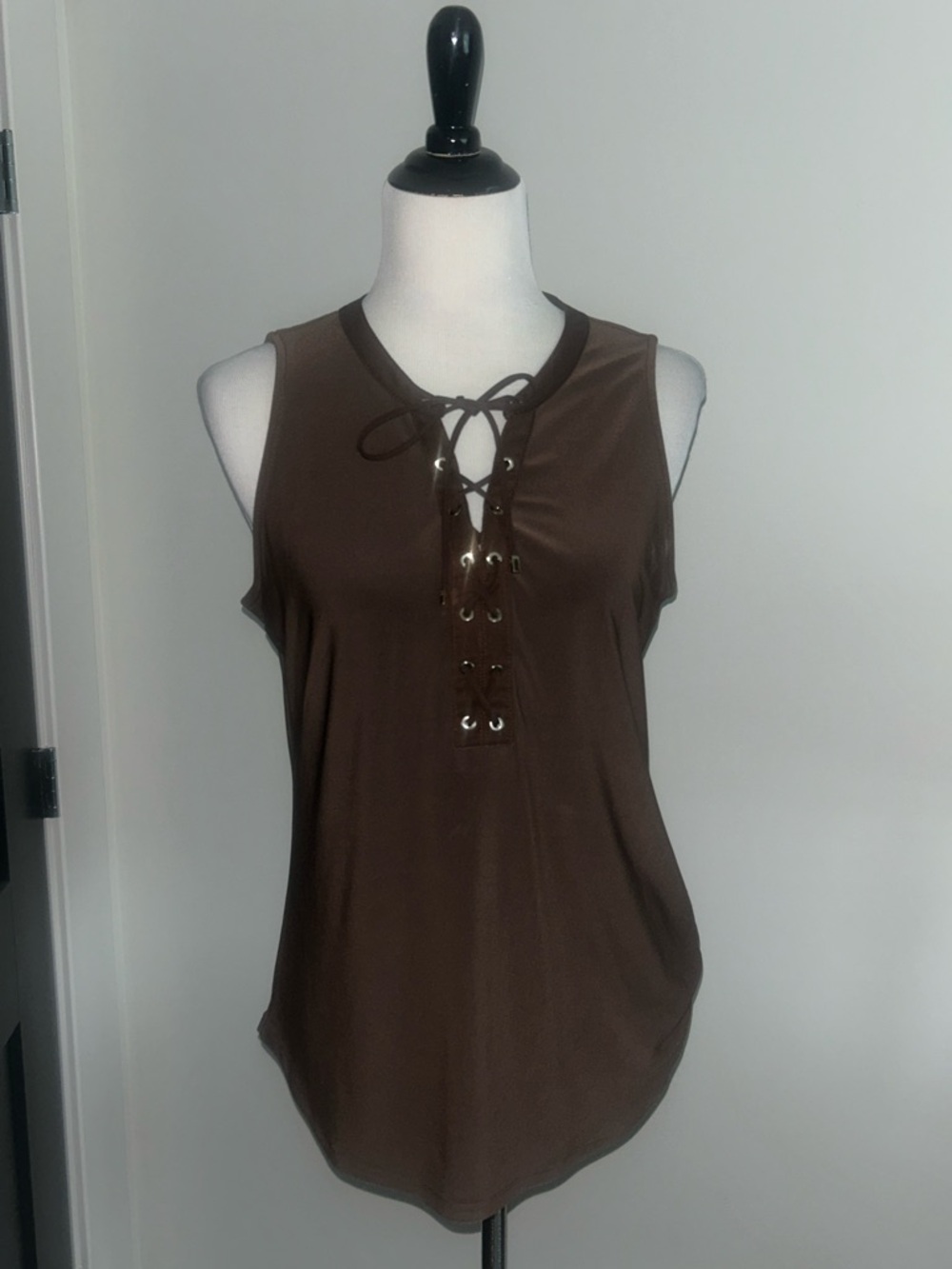 Never worn White House black market M Brown Lace-Up Sleeveless Top